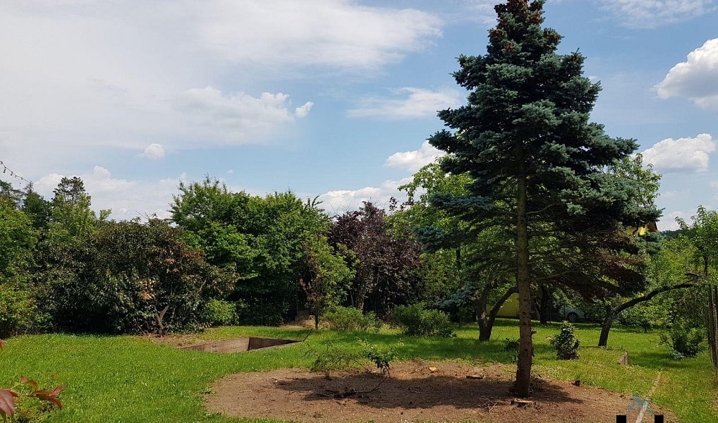 Prodej stavebního pozemku 884 m², Praha – náhled fotky 2