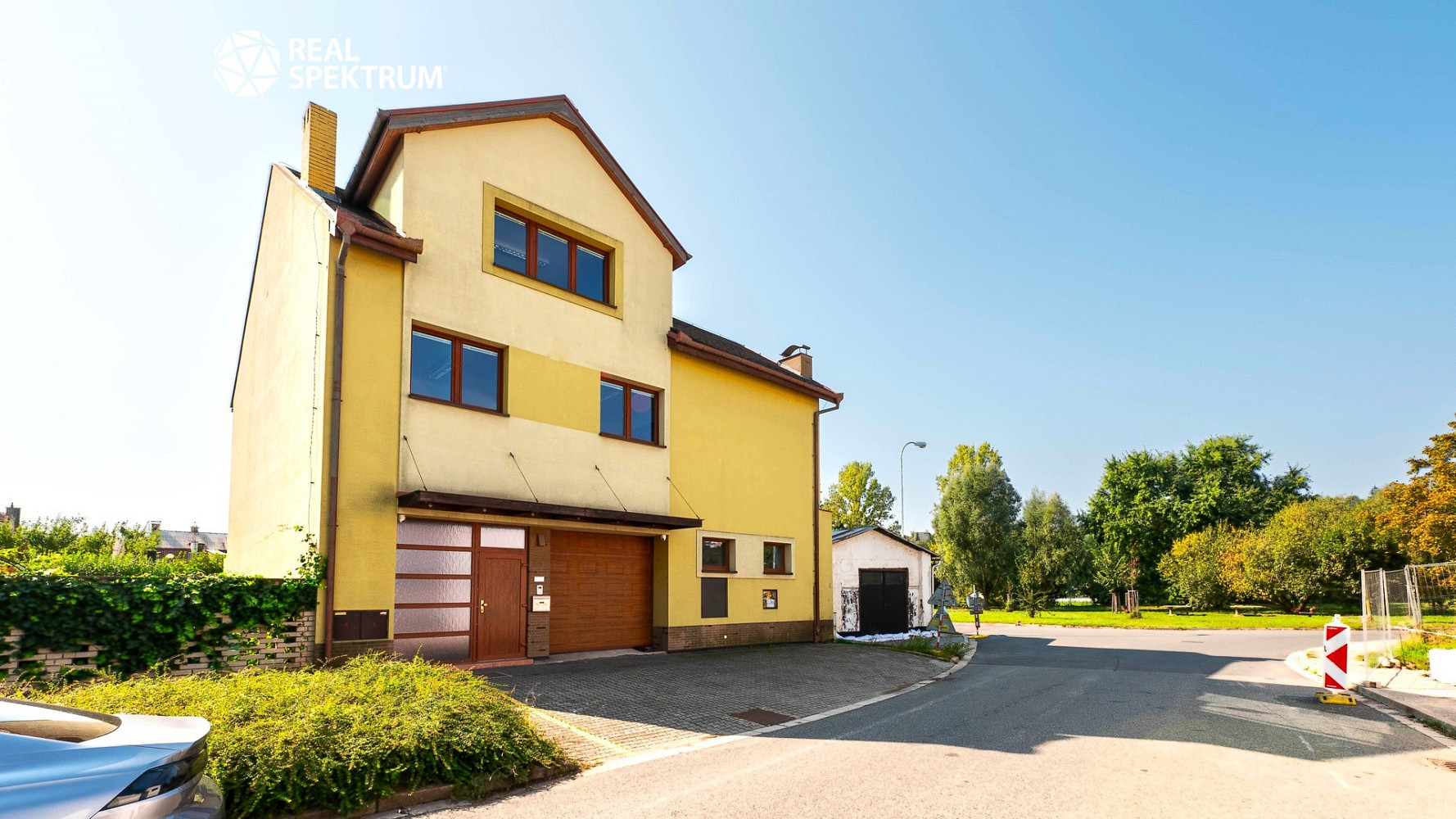 Prodej kanceláře 378 m² – fotografie 2