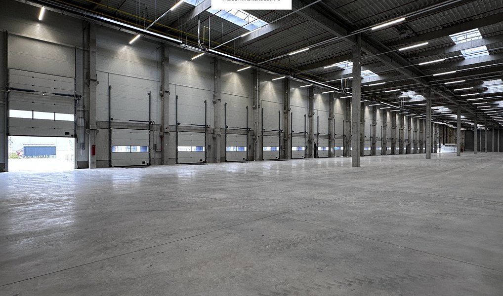 Pronájem výrobních prostor 4 000 m², Pardubice – náhled fotky 3