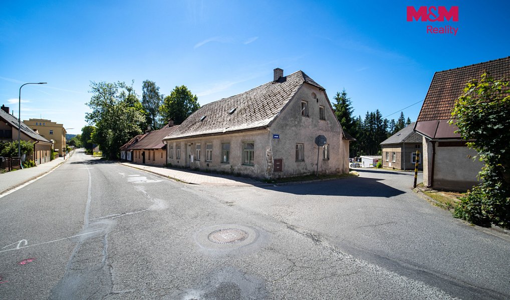 Prodej domu 150 m² s pozemkem 335 m², Svratka – náhled fotky 2