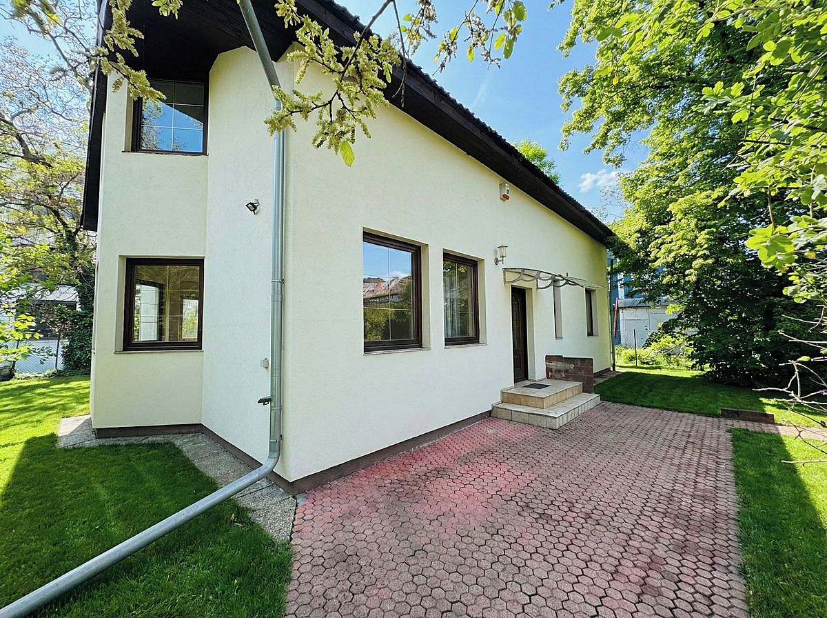 Prodej domu 242 m² s pozemkem 121 m² – fotografie 3