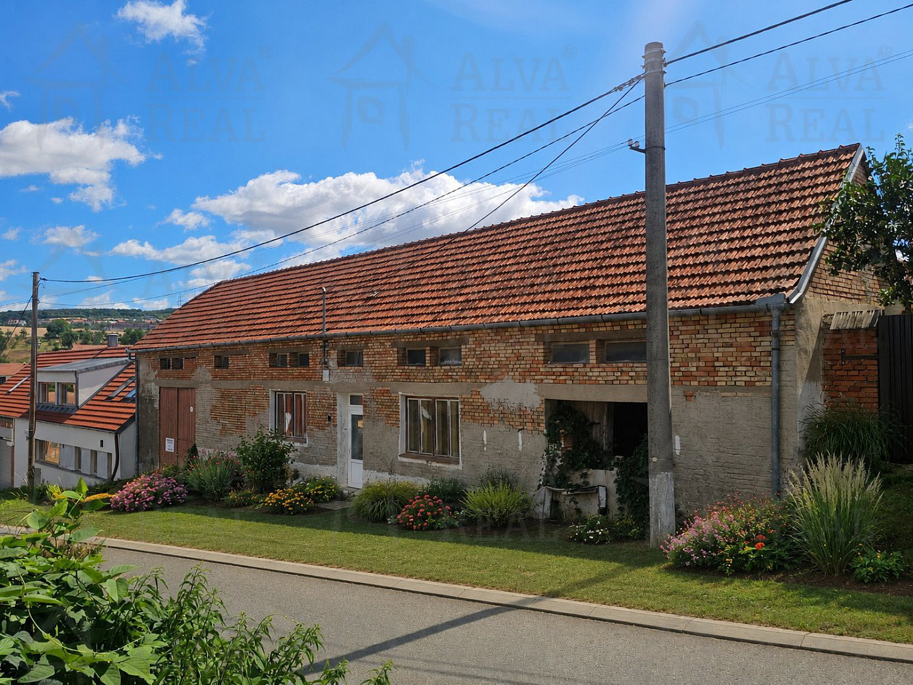 Prodej domu 370 m² s pozemkem 843 m²