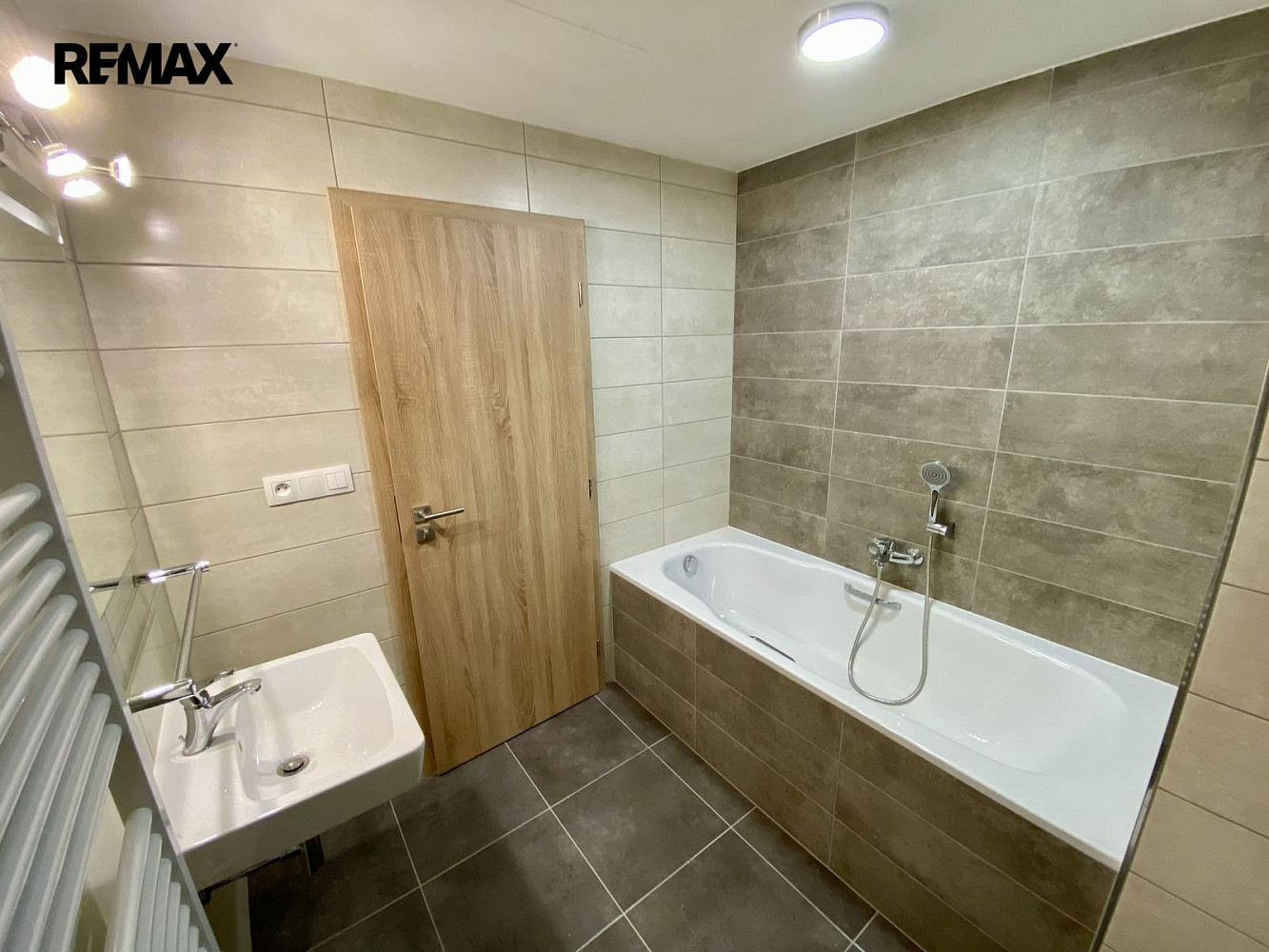 Pronájem bytu 3+kk 95 m² - Widok 3