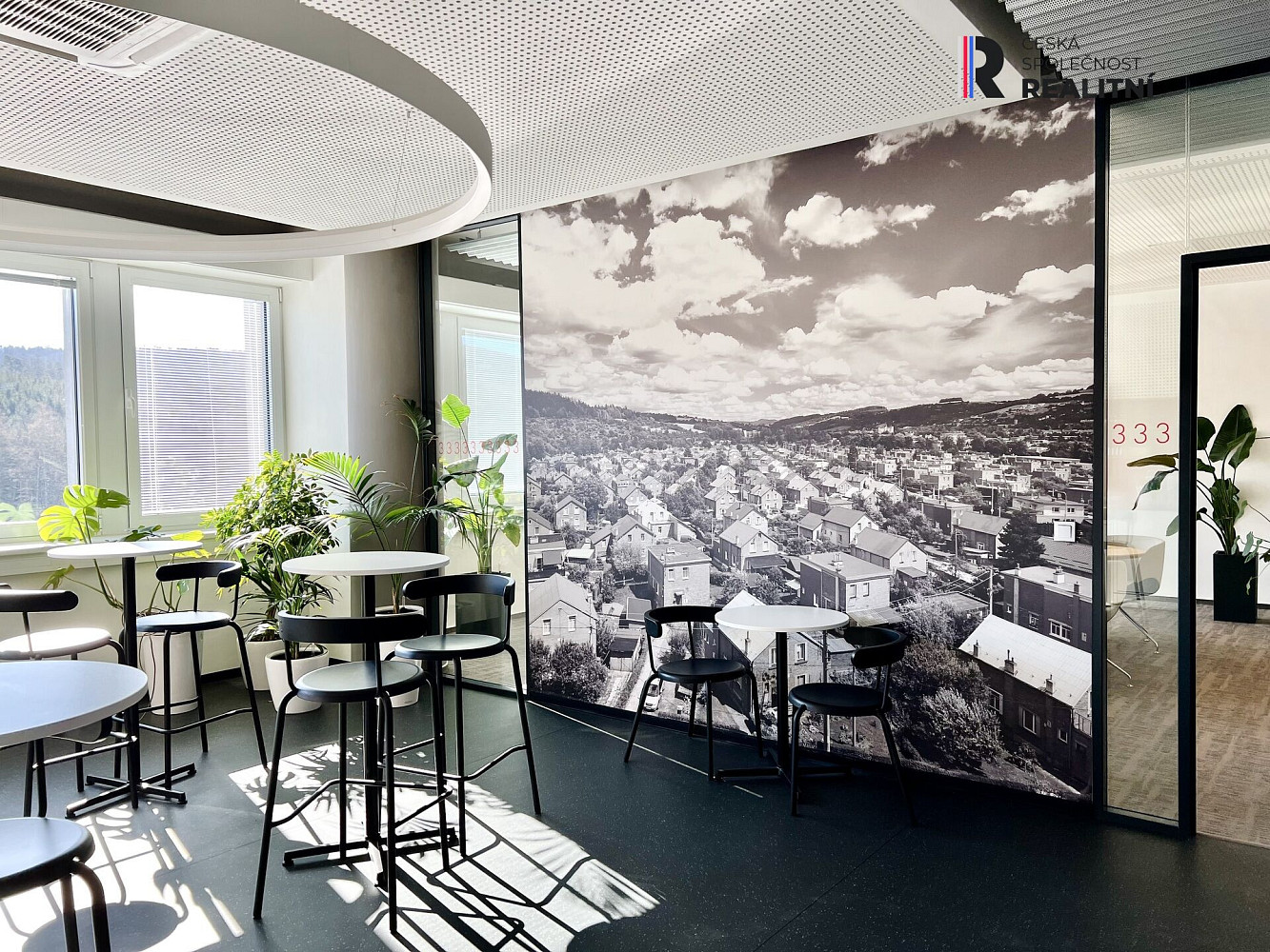 Pronájem kanceláře 550 m² – fotografie 5