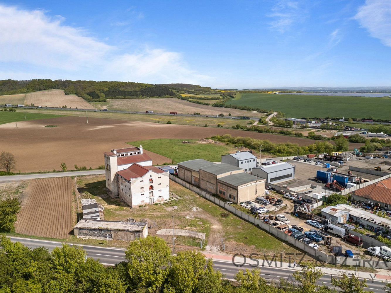 Prodej skladovacích prostor 3 671 m²