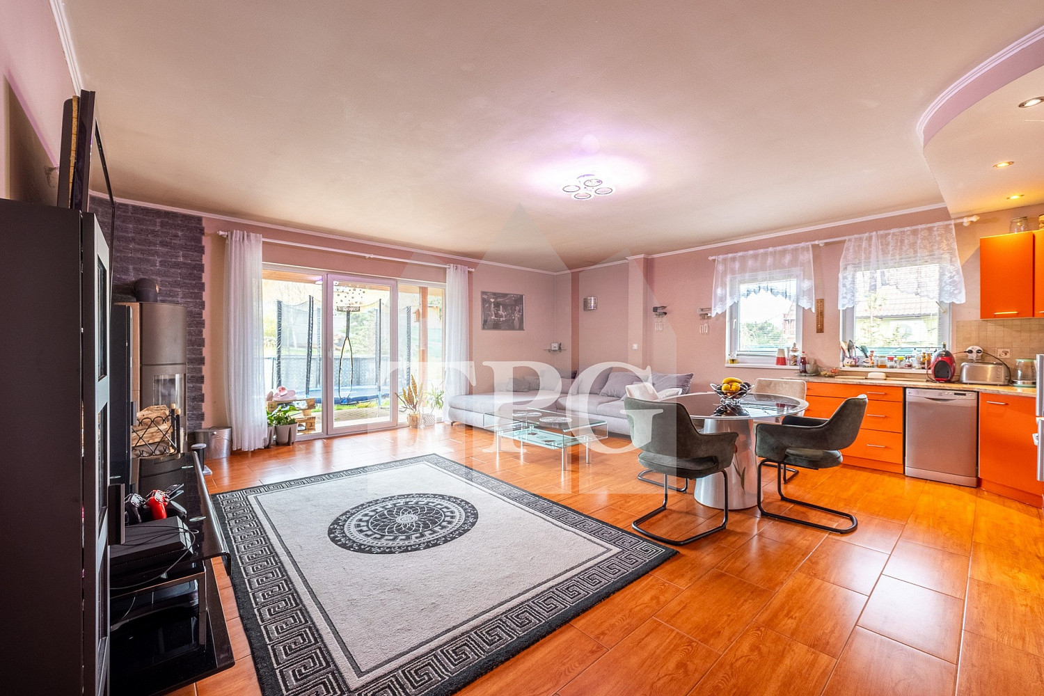 Prodej domu 140 m² s pozemkem 827 m² – fotografie 3