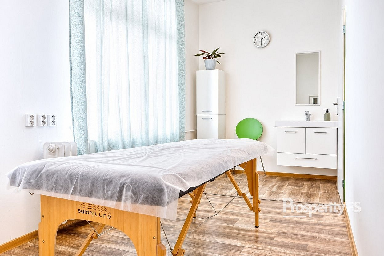 Pronájem komerčního objektu (jiného typu) 12 m²