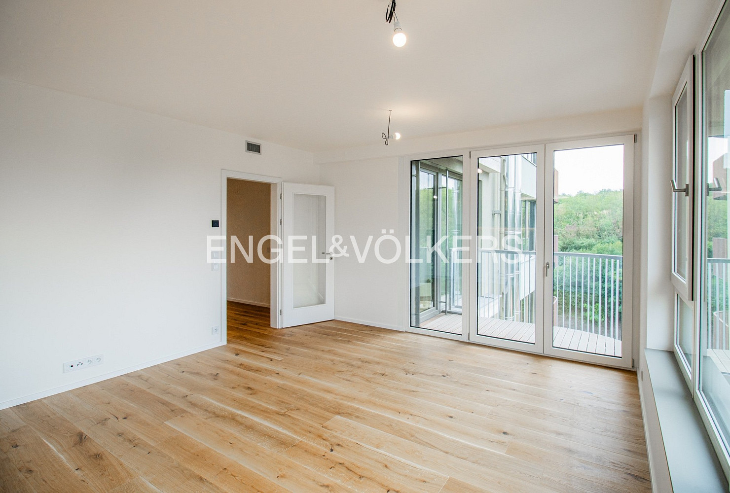 Pronájem bytu 2+kk 53 m² – fotografie 2