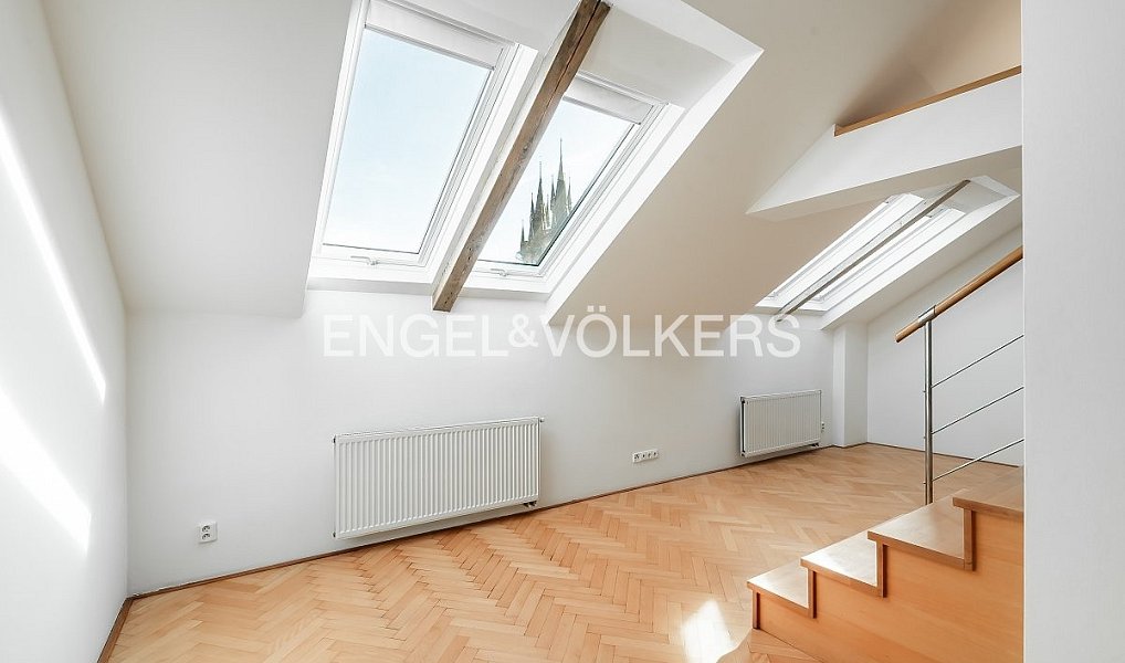 Pronájem bytu 2+1 98 m², Praha – náhled fotky 4