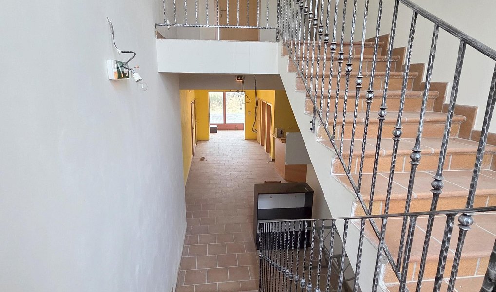 Prodej ubytovacího objektu 570 m², Drásov – náhled fotky 36