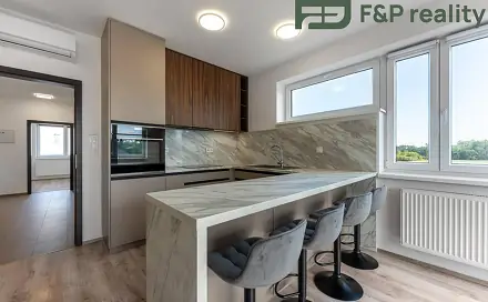 Pronájem bytu 2+kk 60 m², U hřiště, Velký Osek, okres Kolín