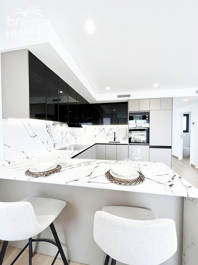 Prodej domu 238 m² s pozemkem 196 m² - Més