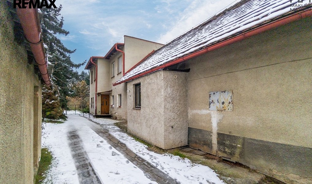 Prodej domu 140 m² s pozemkem 2 352 m², Jesenice – náhled fotky 12