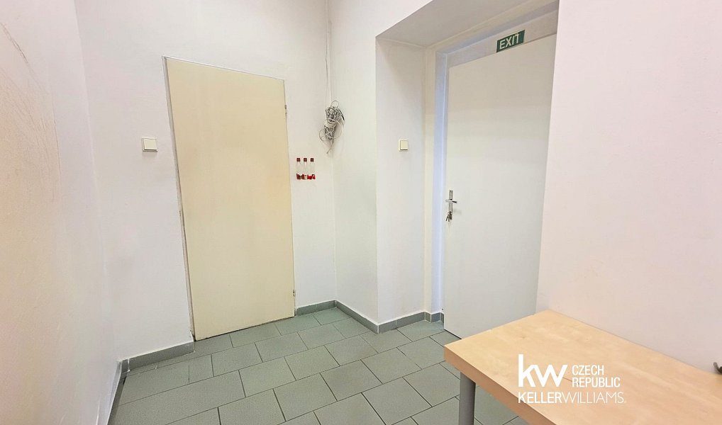 Pronájem obchodních prostor 110 m², Teplice – náhled fotky 13