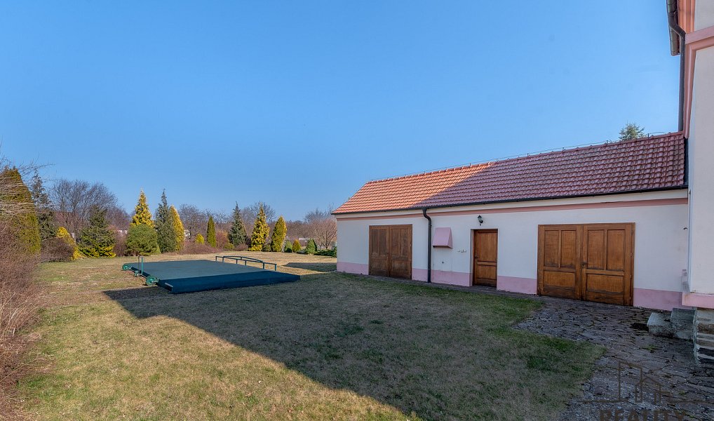 Prodej ubytovacího objektu 405 m², Šumná – náhled fotky 32