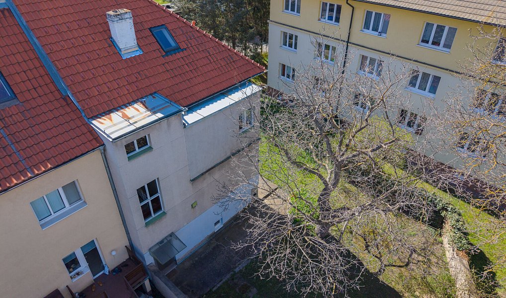 Prodej domu 210 m² s pozemkem 385 m², Praha – náhled fotky 41