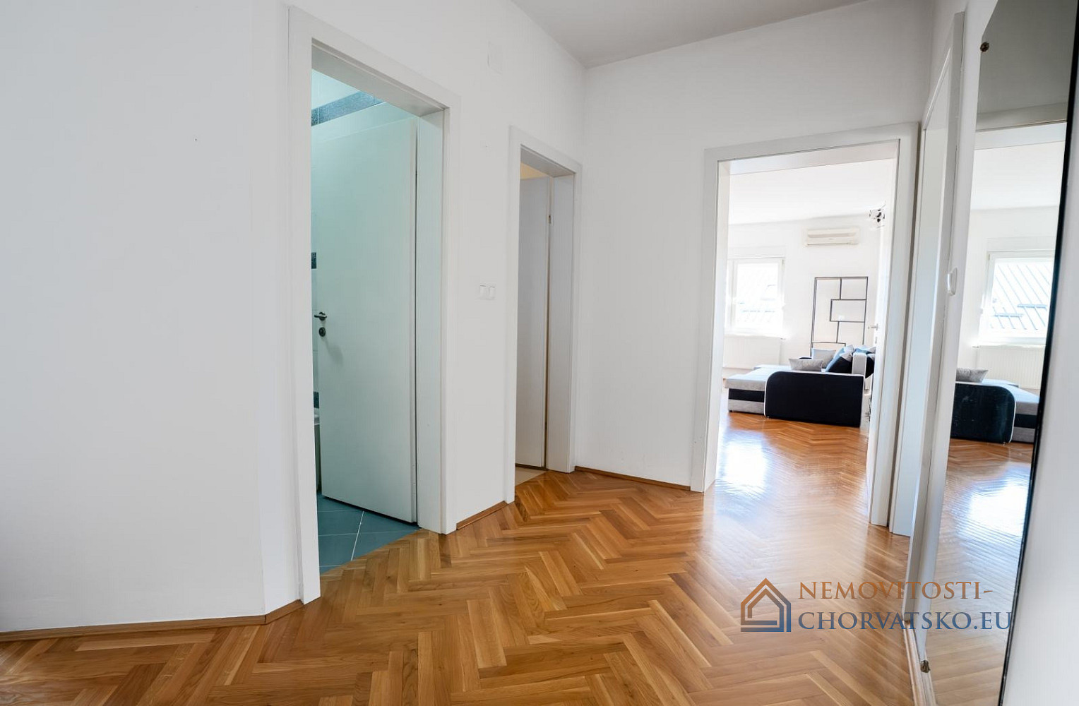 Prodej bytu 2+kk 125 m² - Widok 2