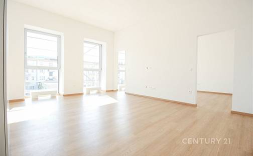 Pronájem bytu 2+kk 61 m², Lorencova, Zlín