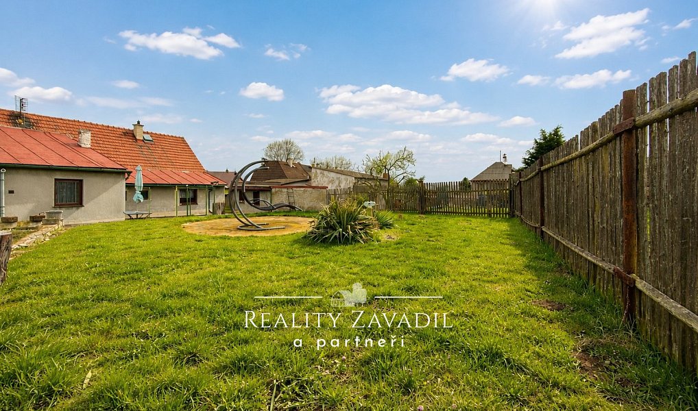Prodej domu 130 m² s pozemkem 1 716 m², Vroutek – náhled fotky 16