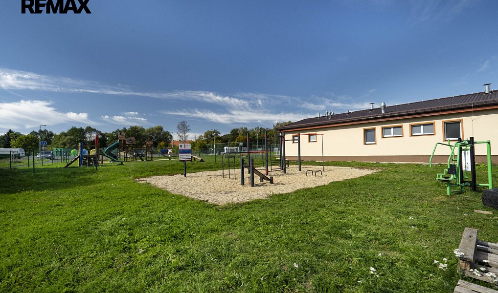 Prodej stavebního pozemku 2 227 m², Sadov – náhled fotky 48