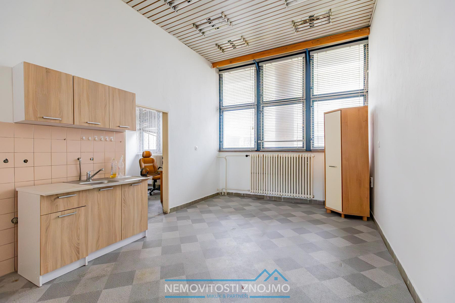 Pronájem obchodních prostor 451 m² – fotografie 5