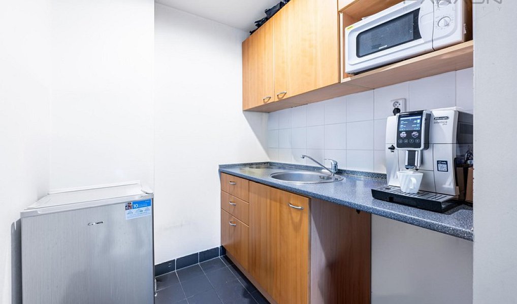 Pronájem kanceláře 194 m², Praha – náhled fotky 7