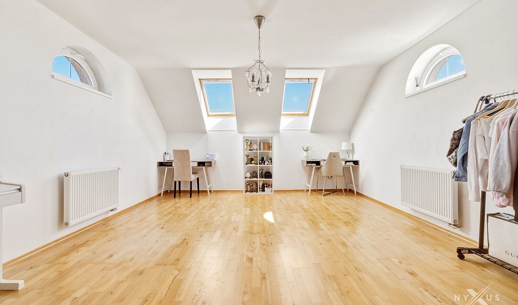 Prodej domu 323 m² s pozemkem 1 018 m², Kly – náhled fotky 15