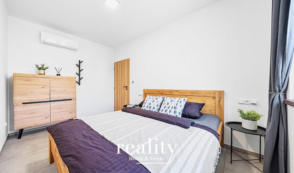 Prodej domu 205 m² s pozemkem 370 m², Perná – náhled fotky 10
