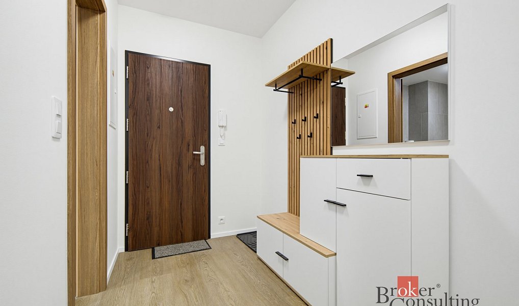 Pronájem bytu 2+kk 48 m², Hradec Králové – náhled fotky 11