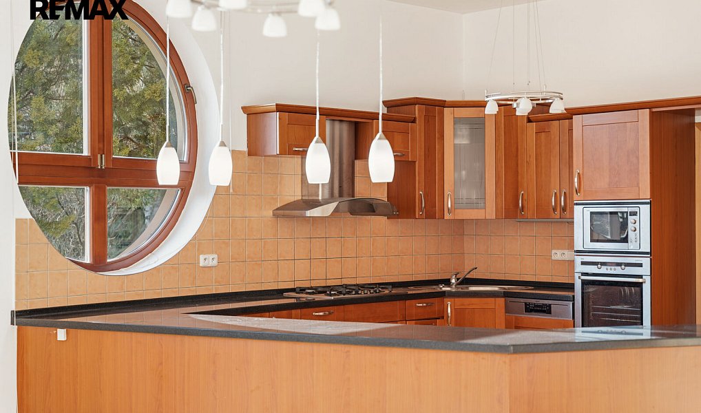 Prodej domu 311 m² s pozemkem 4 029 m², Velké Popovice – náhled fotky 10