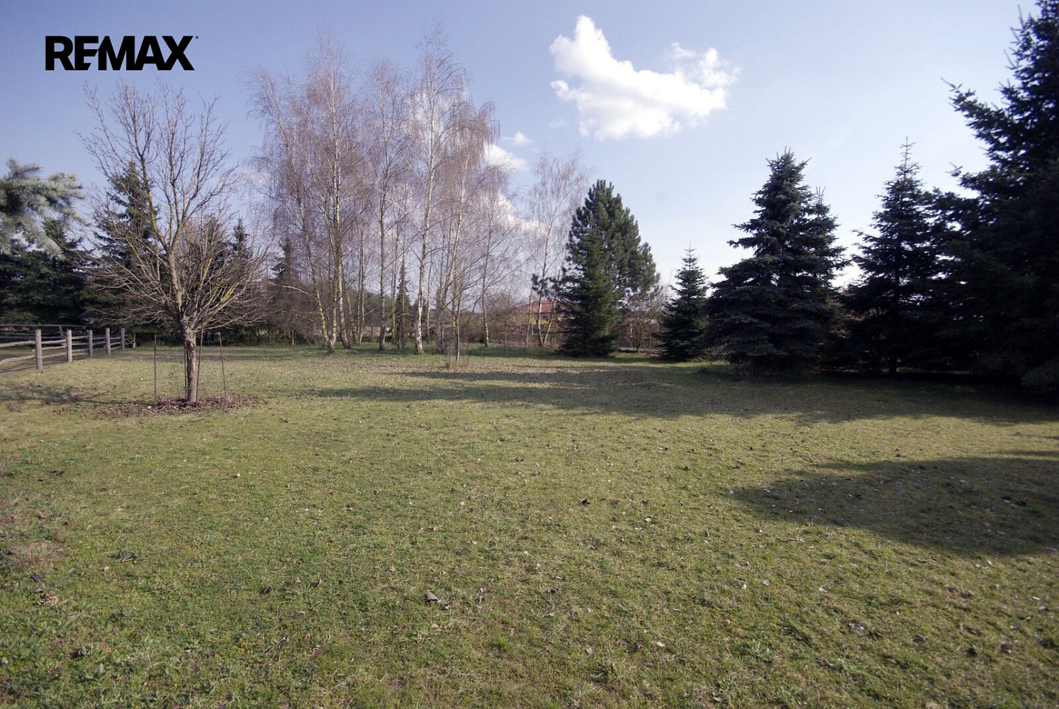 Prodej stavebního pozemku 934 m² – fotografie 2