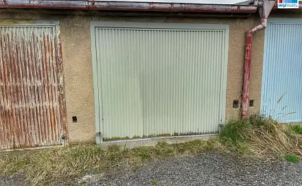 Pronájem - Prostorné řadové garáže, Plzeň - Slovany, Skladová, Plzeň