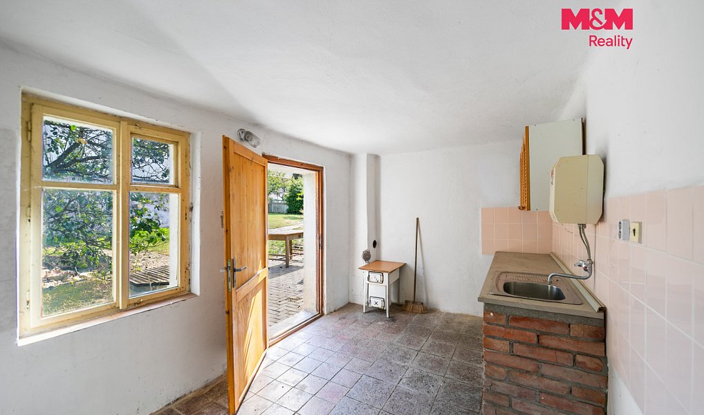 Prodej domu 200 m² s pozemkem 616 m², Plasy – náhled fotky 5