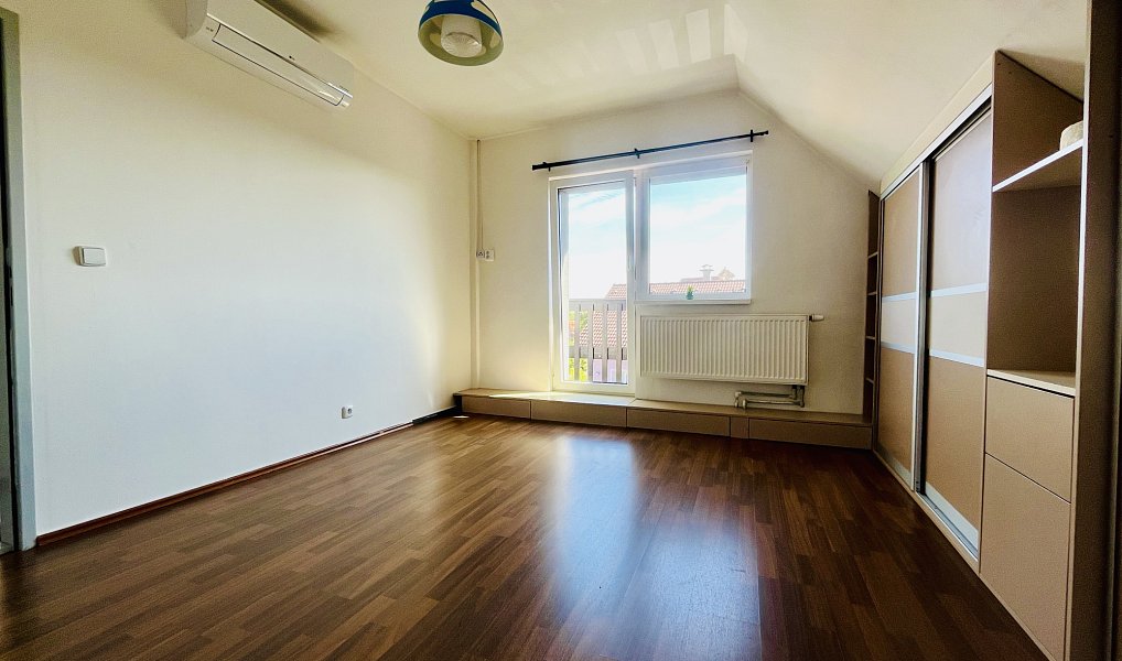 Pronájem bytu 4+kk 82 m², Český Brod – náhled fotky 15