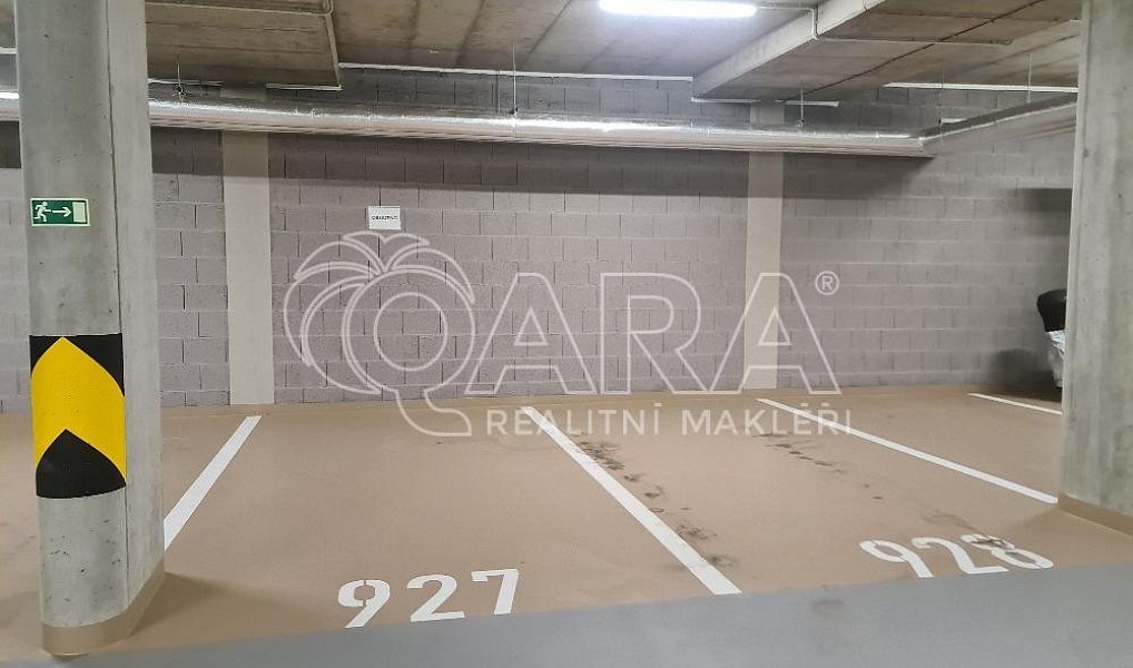 Pronájem garážového stání v areálu Zahálka Praha 4, Modřany, Praha – náhled fotky 2
