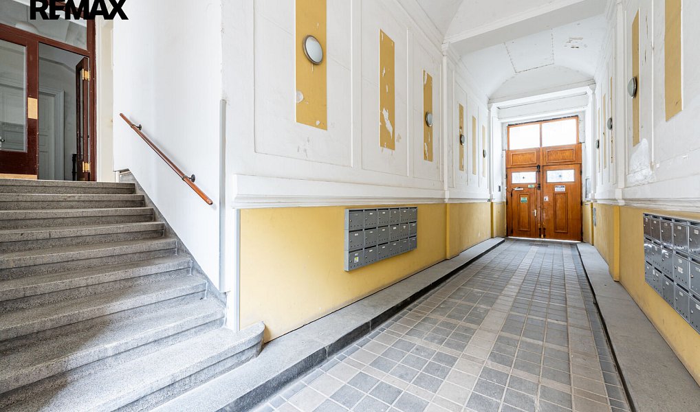 Pronájem bytu 1+kk 40 m², Praha – náhled fotky 9