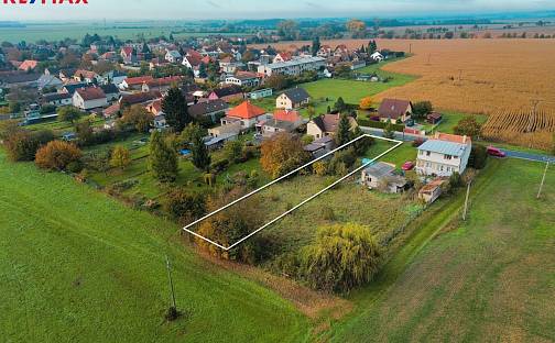 Prodej stavebního pozemku 1 000 m², Loučeňská, Krchleby, okres Nymburk