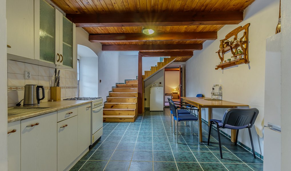 Prodej domu (jiného typu) 550 m², Neveklov – náhled fotky 17