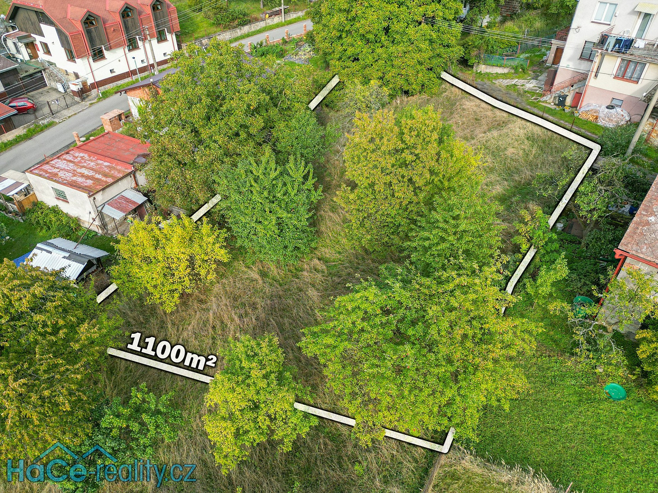 Prodej stavebního pozemku 1 100 m²