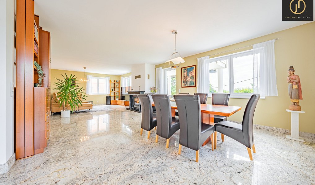 Prodej domu 315 m² s pozemkem 1 433 m², Dalovice – náhled fotky 5