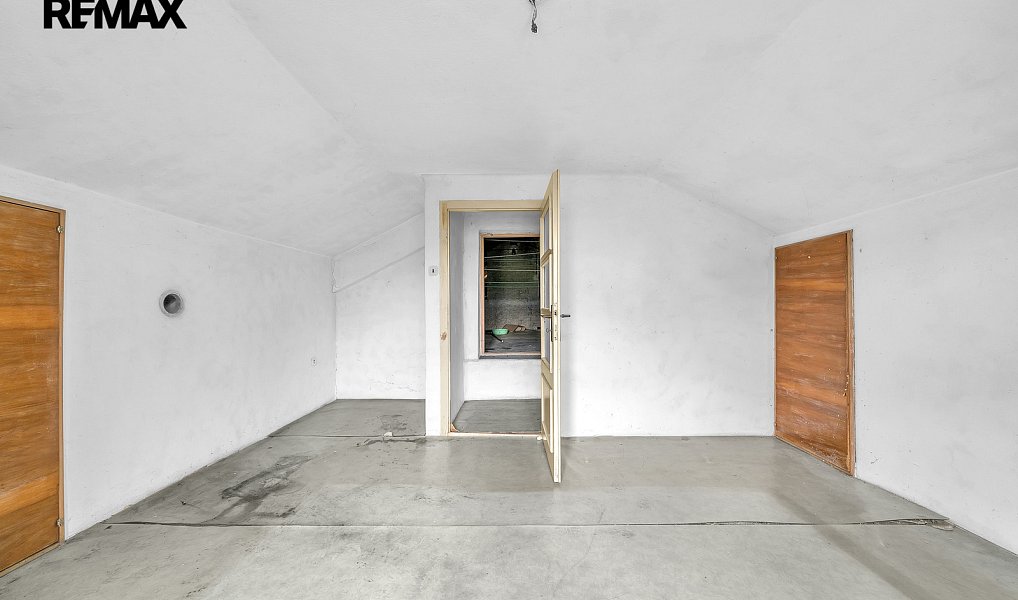 Prodej domu 370 m² s pozemkem 4 375 m², Luštěnice – náhled fotky 12