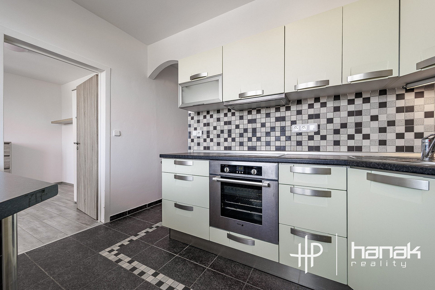 Pronájem bytu 3+1 64 m² – fotografie 2