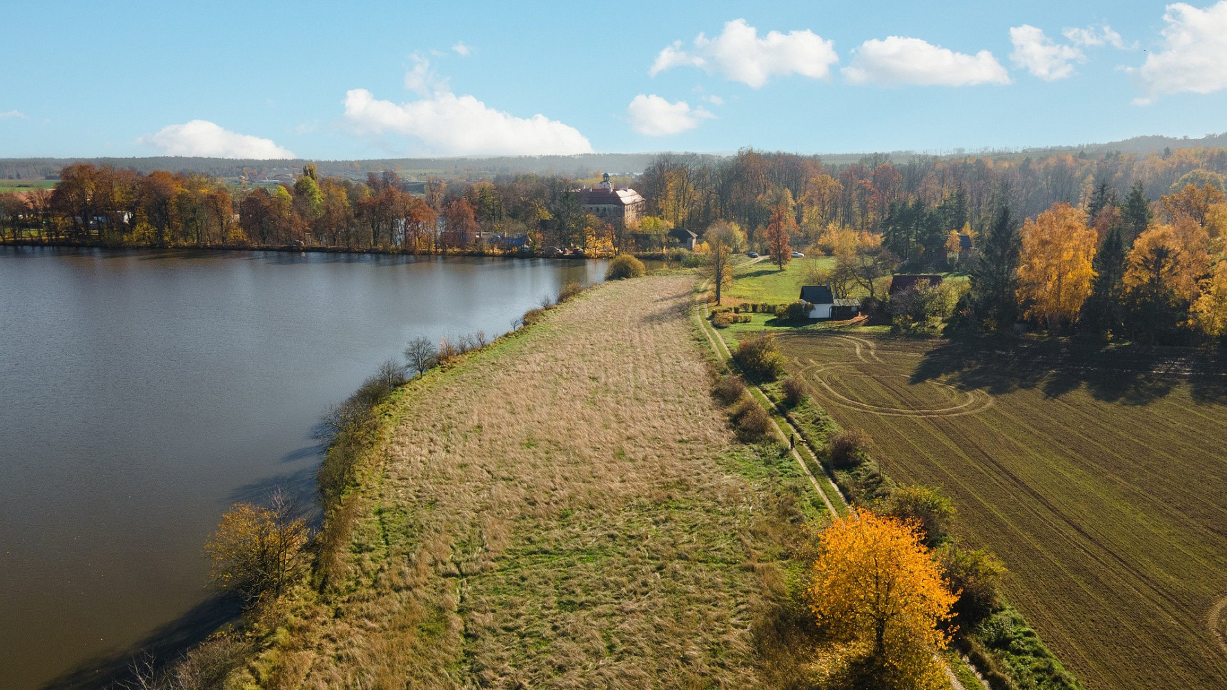 Prodej stavebního pozemku 700 m²