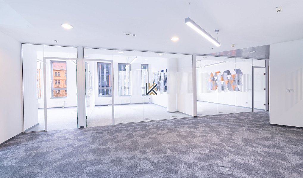 Pronájem kanceláře 1 552 m², Praha – náhled fotky 2