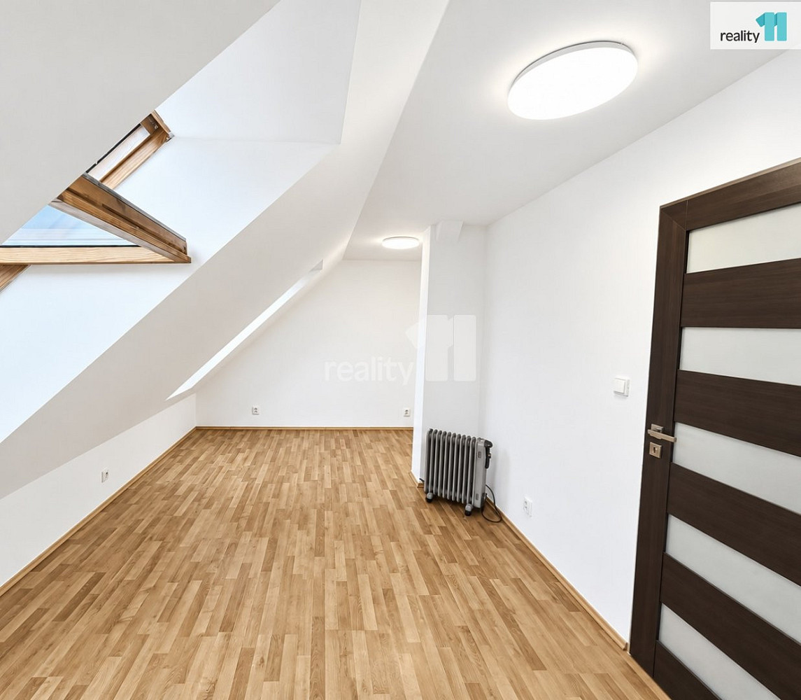 Pronájem bytu 3+kk 75 m² – fotografie 2