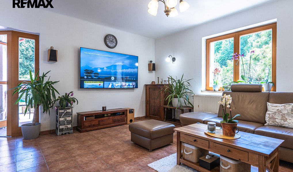 Prodej domu 213 m² s pozemkem 1 886 m², Mirošovice – náhled fotky 6