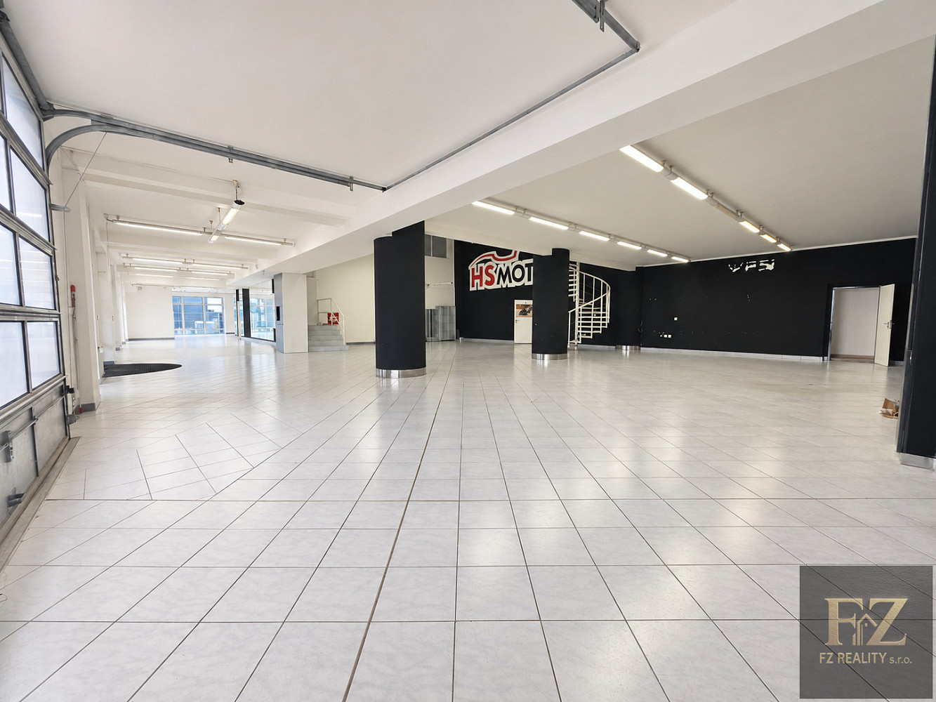 Pronájem obchodních prostor 996 m² – fotografie 4