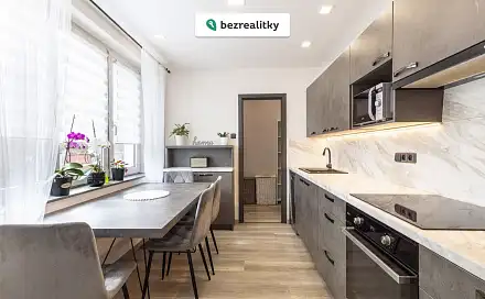 Prodej bytu 3+1 71 m², Sazená, okres Kladno