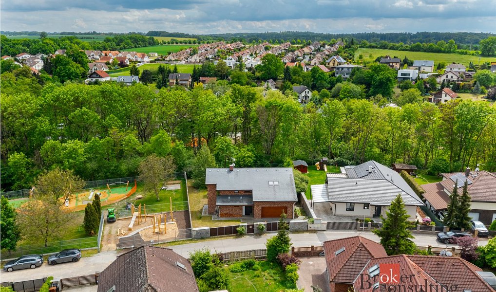 Prodej domu 256 m² s pozemkem 844 m², Jesenice – náhled fotky 5