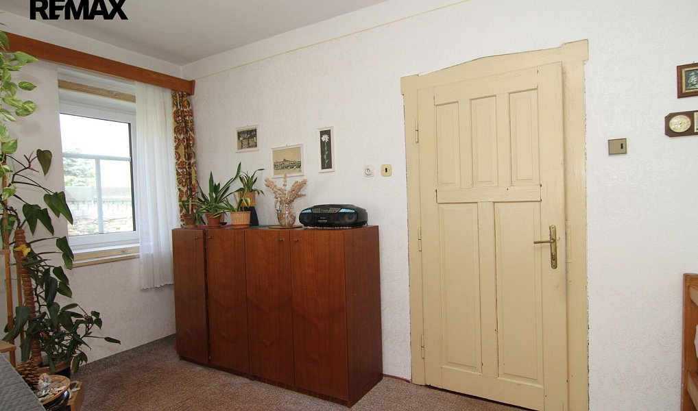 Prodej domu 110 m² s pozemkem 2 371 m², Toužim – náhled fotky 12